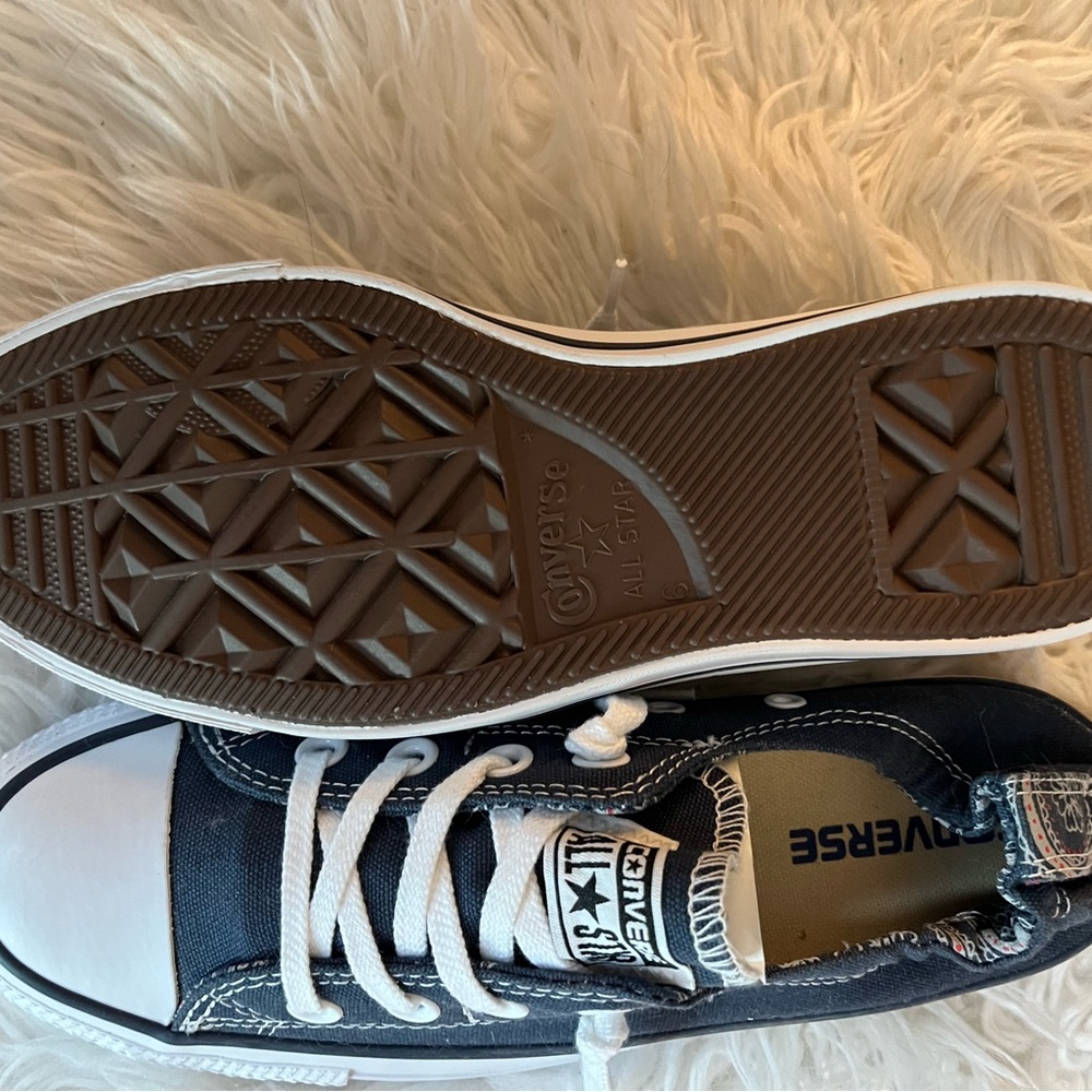 🆕 WOMEN'S CONVERSE CHUCK TAYLOR SHORELINE SNEAKERS WITH STRETCHY SCRUNCH BACK - Picture 5 of 6